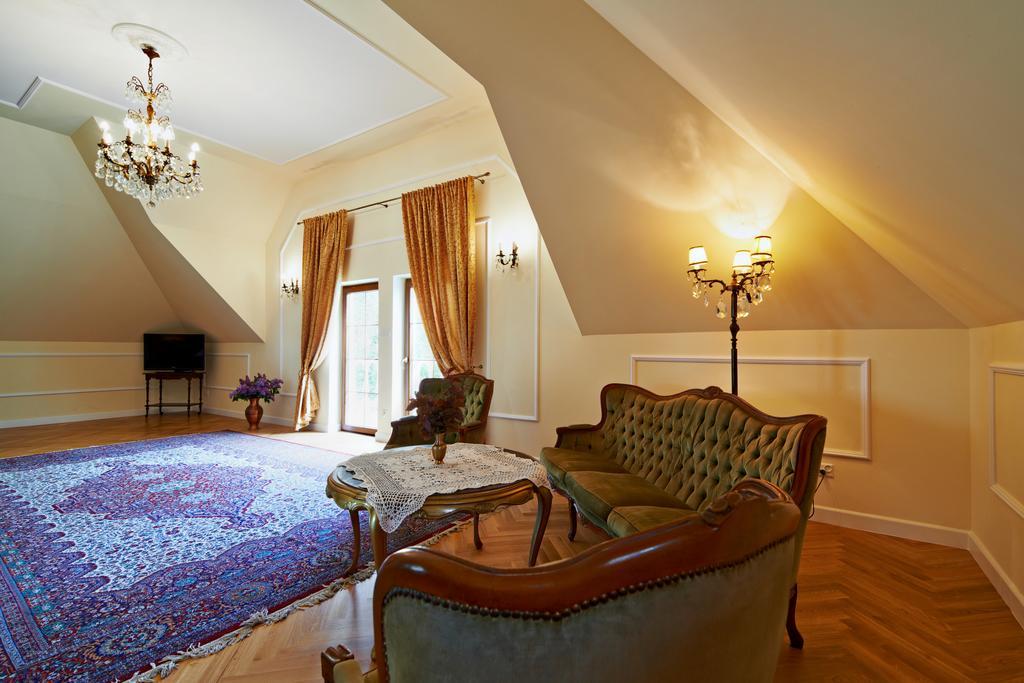 Bed and Breakfast Dwór Osmolice Bialki Dolne Exterior foto